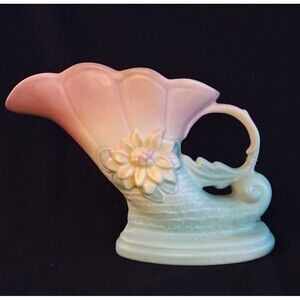 Hull Art Pottery Water Lily Cornucopia Vintage Vase  L-7 6 1/2